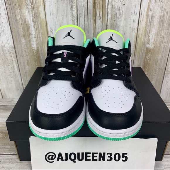 Air Jordan 1 Low GS White Violet Shock Black 5.5Y - Picture 5 of 9